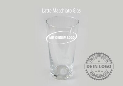 Latte Macchiato Glas mit deinem Logo von fmd.ch